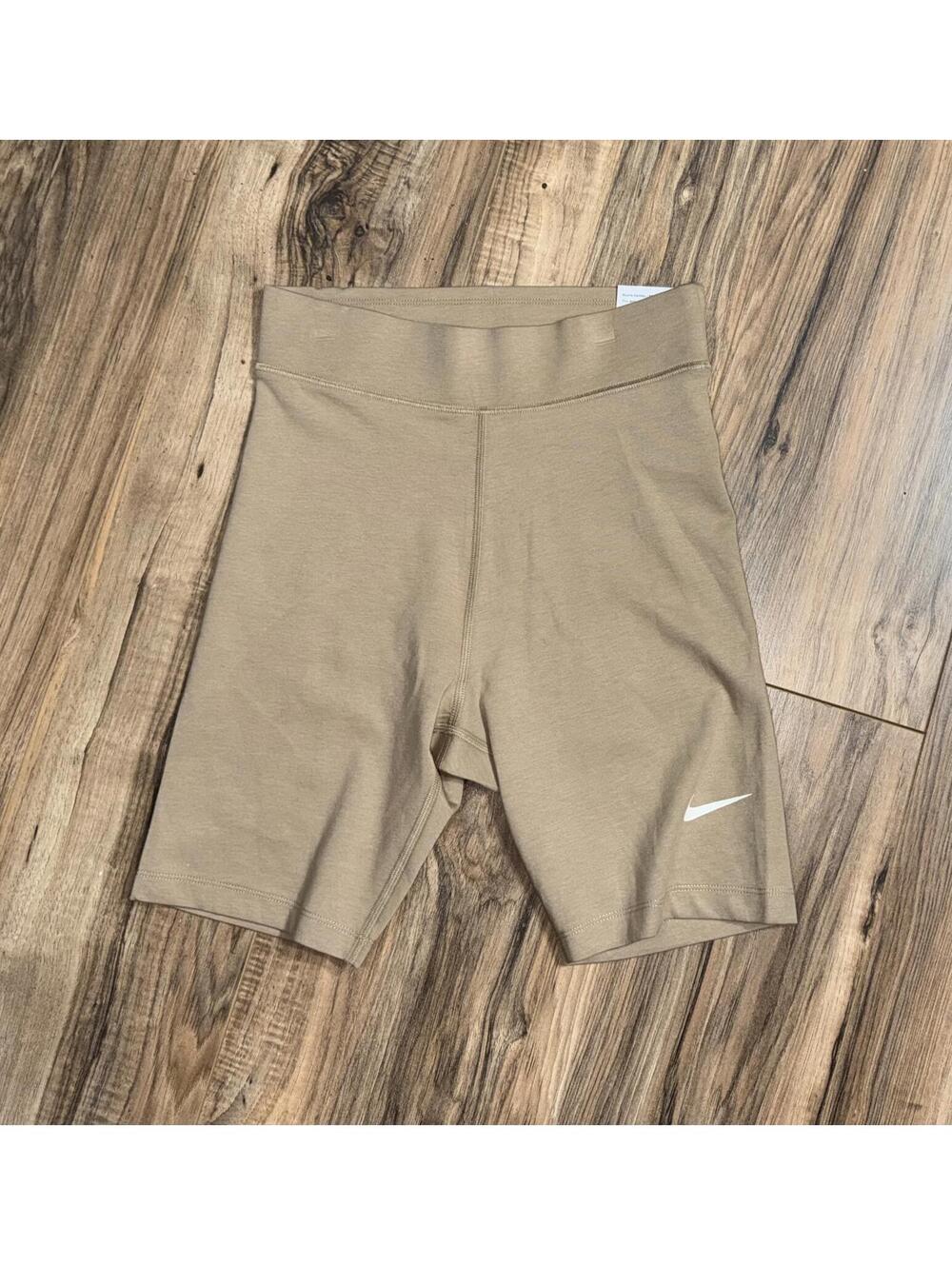 Nike Sportswear Classic Women's High-Waisted 8" Biker Shorts